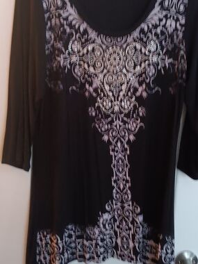 Dressbarn Black Long-Sleeve Scoop Neck Top with Silver Scroll Motif Tunic